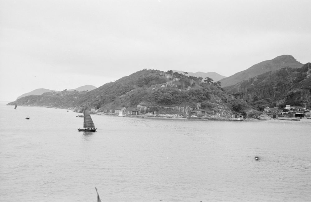 【JPG清晰版】._香港，海岸线上的山景